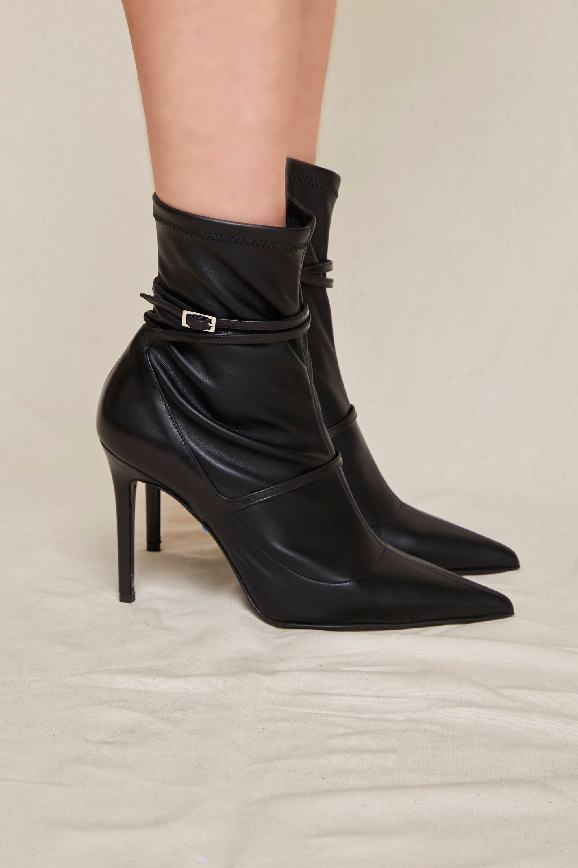 K95 STRETCH ANKLE BOOTS BLACK